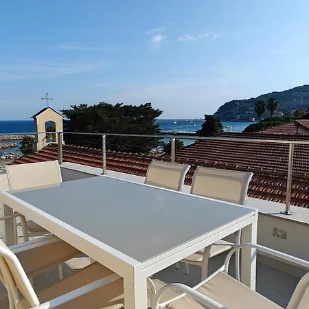 Deluxe La Terrazza Sul Mare *