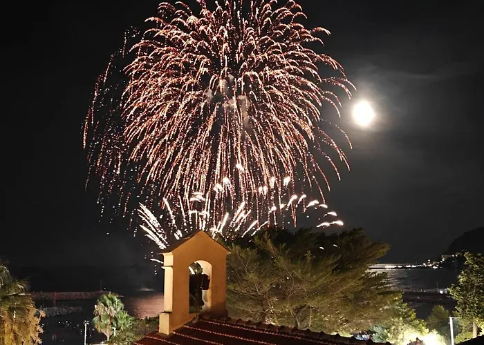 Deluxe La Terrazza Sul Mare Apartment *