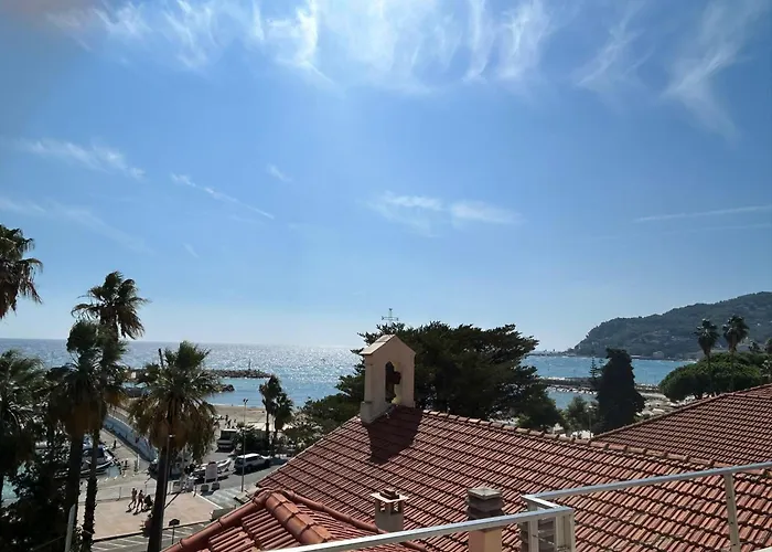 Deluxe La Terrazza Sul Mare Apartment *